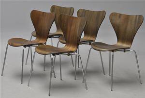 Arne Jacobsen. Et sæt på fem Syver stole, model 3107. 5