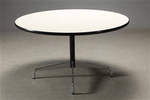 Charles Eames. Rundt bord fra serien Aluminium group.