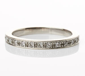 Alliansring med diamanter