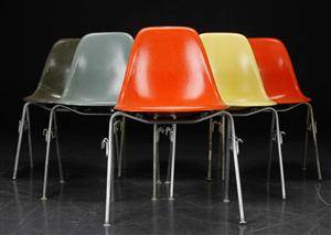 Charles Eames. Seks skalstole, glasfiber, model DSS 6