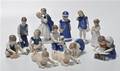 Royal Copenhagen og Bing  Grøndahl. En samling figurer af porcelæn. 12