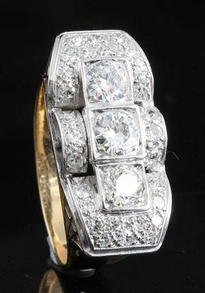 Diamond handmade ring in 18kt approx. 1.66ct This lot has been put up for resale under the new lot no. 3728866