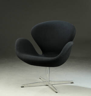 Arne Jacobsen. Svanen, Lænestol model 3320  Denne vare er sat til omsalg under nyt varenummer 4195773