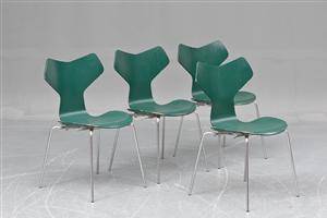 Arne Jacobsen Sæt på fire Grand Prix stole fra Herlufsholm skole 4