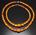 To halskæder med ravperler, vægt 51 gr. 2