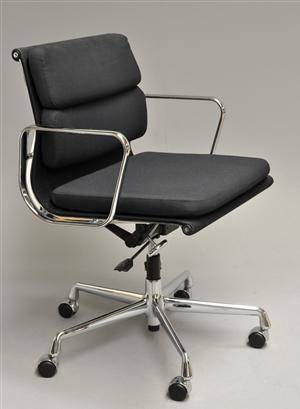 Charles Eames. Soft Pad kontorstol, Model EA-217