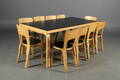 Alvar Alto. Et bord med ti stole, model 66. 11 