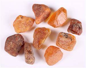 Danske ravklumper ialt ca. 250, uforarbejdet 9