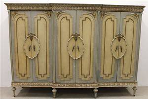 Garderobsskåp, gustaviansk stil