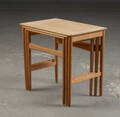 Hans J. Wegner. Sæt indskudsborde af egetræ 3 