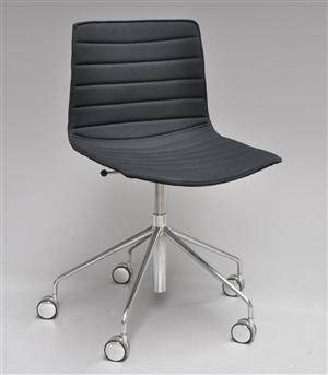 Lievore Altherr Molina. Kontorstol model Catifa 46