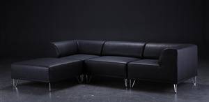 Nomad modulsofa betrukket med sort læder