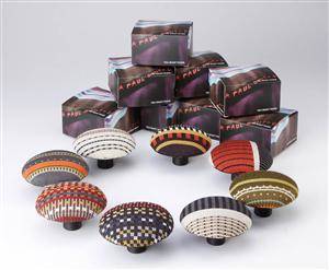 8 store knager med Paul Smith stof, design Point  8