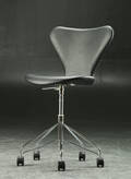 Arne Jacobsen. Kontorstol model 3117, sort læder  Denne vare er sat til omsalg under nyt varenummer 4221290