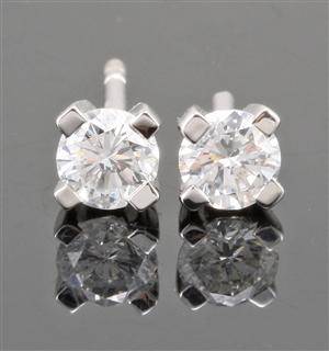Earrings in 14k set with brilliant cut diamonds 0.52 ct This lot has been put up for resale under the new lot no. 3478284