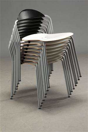 Fritz Hansen. Sæt på otte stabel stole. 8