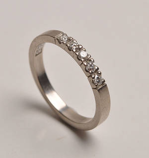 Klassisk alliancering med brillanter, ca. 0,25 ct