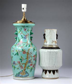 To vaser af porcelæn, Kina 18-1900-tallet 2