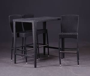 Havemøbler. Højbord samt tre barstole 4
