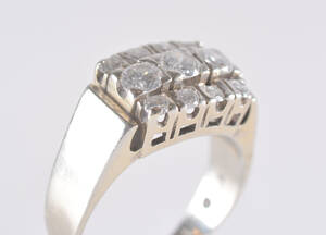 Diamantring i 18K vitguld ca 0.84 ct. 