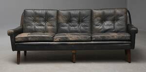 Dansk møbelproducent. Tre-pers. sofa i læder