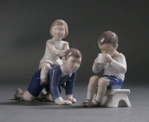 To figurer af porcelæn. BG. 2