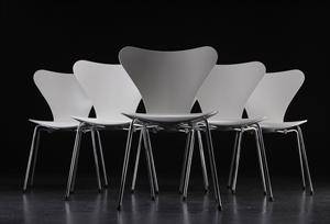 Arne Jacobsen. Seks Syver-stole, Model 3107 6