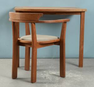 Trip Trap. Skrivebord samt armstol af teak 2