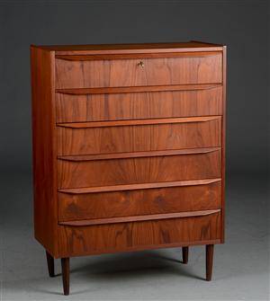 Dansk møbelproducent. Kommode af teaktræ