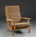 Hans J. Wegner. Lænestol, eg, model 290A 