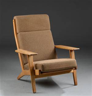 Hans J. Wegner. Lænestol, eg, model 290A 