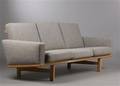Hans J. Wegner. Tre-pers. sofa, egetræ, model Ge-2363 