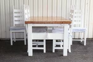 Matgrupp i furu 7 delar, bord och stolar 6 st