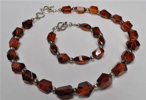 Rav halskæde samt armbånd. ca. 32 gr 2