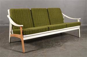 Soffa i bok, vitmålad