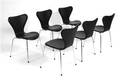 Arne Jacobsen. Sæt på seks stole syveren , model 3107, nybetrukket med sort læder