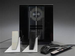Bang  Olufsen. Beosound 3000 samt tre telefoner  5 