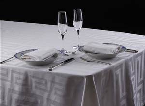 KEOPS - Collection. Dinner DeLuxe. Borddugesæt i gaveæske. 140x220 cm