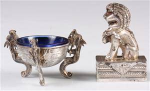 Kinesisk fohund samt saltkar. Sølv. 2