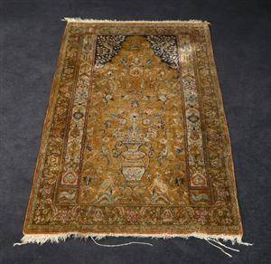 Seidenteppich mit Vasen-Vogeldekor