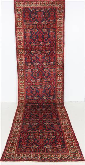 Orientalisk matta. Malayer 410 x 107 cm