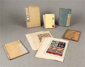 Japanske bøger og blade med træsnit, 181900-tallet 