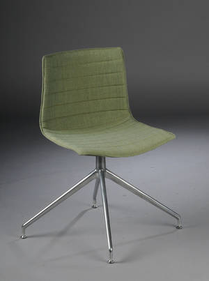 Lievore Altherr Molina. En stol, model Catifa 46.