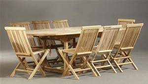 Havemøbler. Ovalt bord samt otte stole 9 