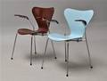 Arne Jacobsen. Par armstole, model 3207 2 