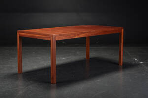 Vagn Jacobsen for søborg Møbler. sofabord af mahogni model 631