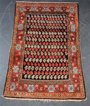 Orientalsk tæppe, uld på bomuld, 156 x 108 cm.