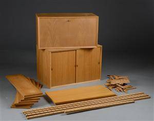 Dansk møbelproducent. Væghængt reolsystem i egetræ 16