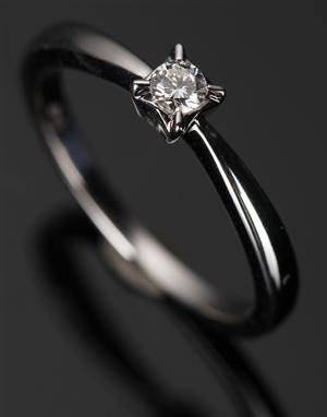 Diamantring, 14 kt hvidguld 0.10 ct