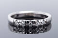 Alliancering med 5 brillanter, ca. 0.10 ct. 14 kt. hvidguld